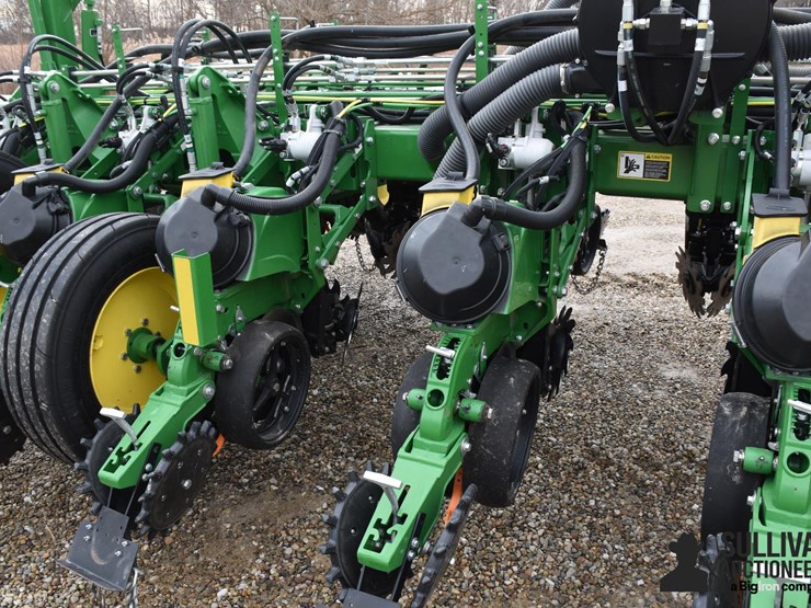 2022-john-deere-1775nt-image-18