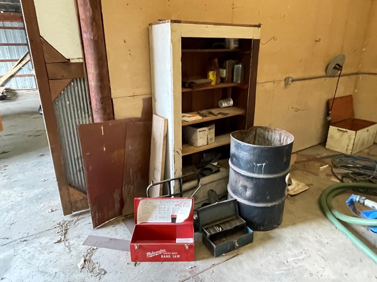 #5924-•-contents-of-shelf-and-(2)-toolboxes-image-1