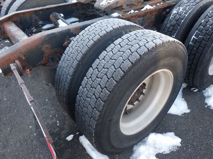 2014-freightliner-cascadia-125-evolution-image-6