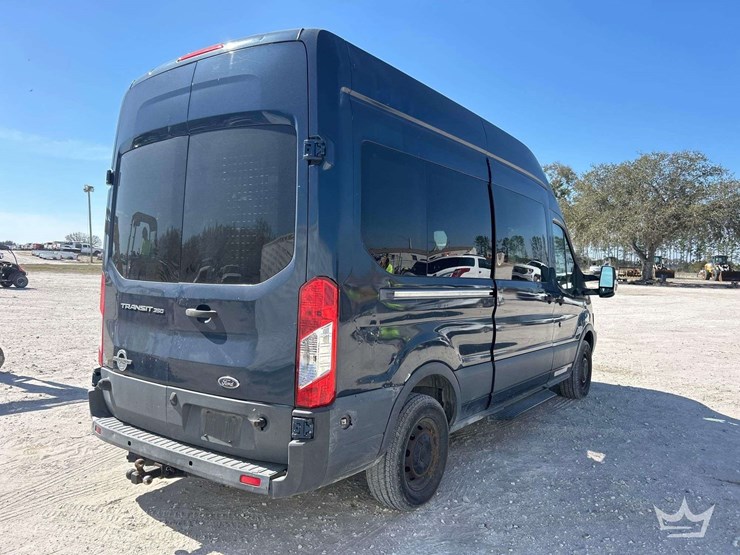 2015-ford-transit-image-3