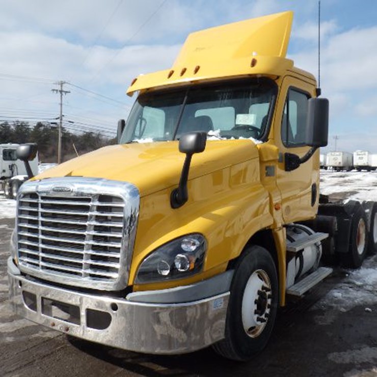 2015 FREIGHTLINER CASCADIA 125