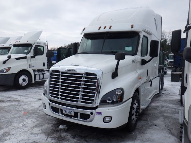 2018-freightliner-cascadia-125-image-1