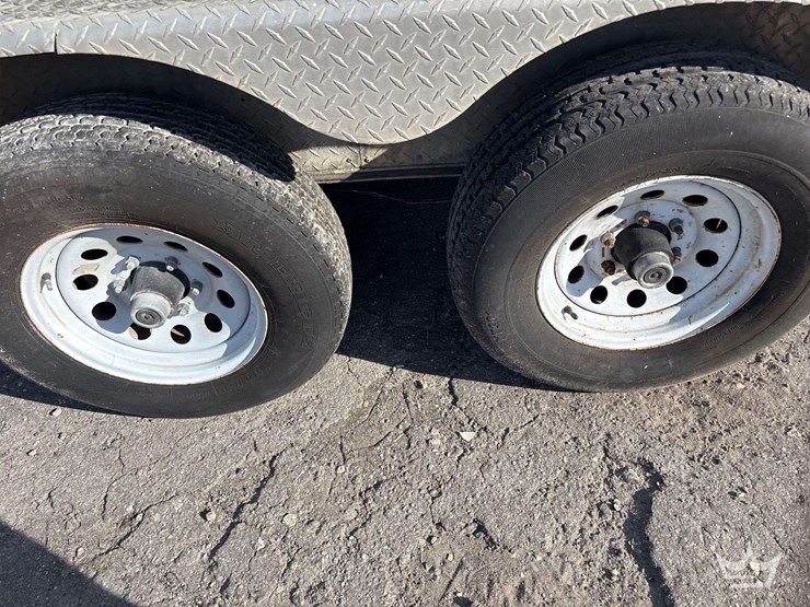 t/a-enclosed-trailer-image-8