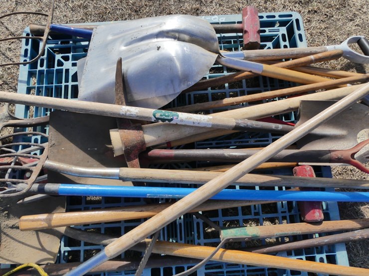 misc.-yard-tools-image-4