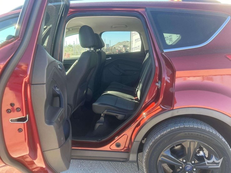 2016-ford-escape-image-19