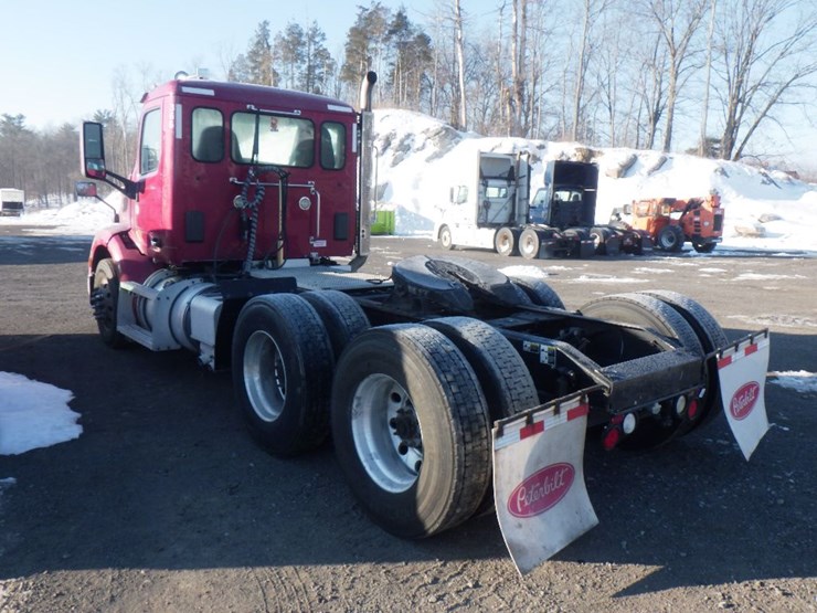 2017-peterbilt-579-image-9
