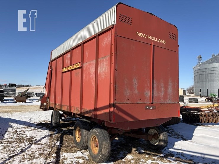 new-holland-816-image-3