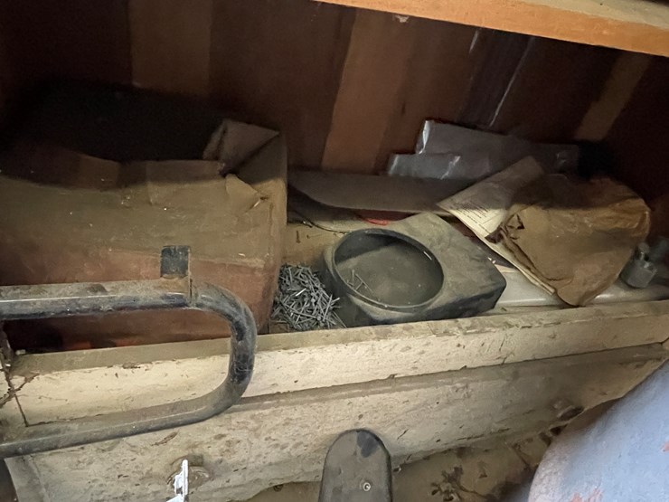 #5924-•-contents-of-shelf-and-(2)-toolboxes-image-9