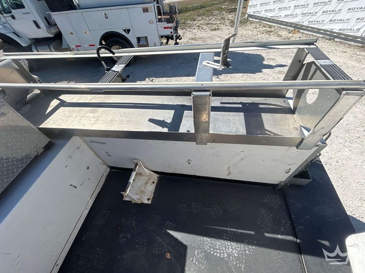 2012-altec-at200a-image-30