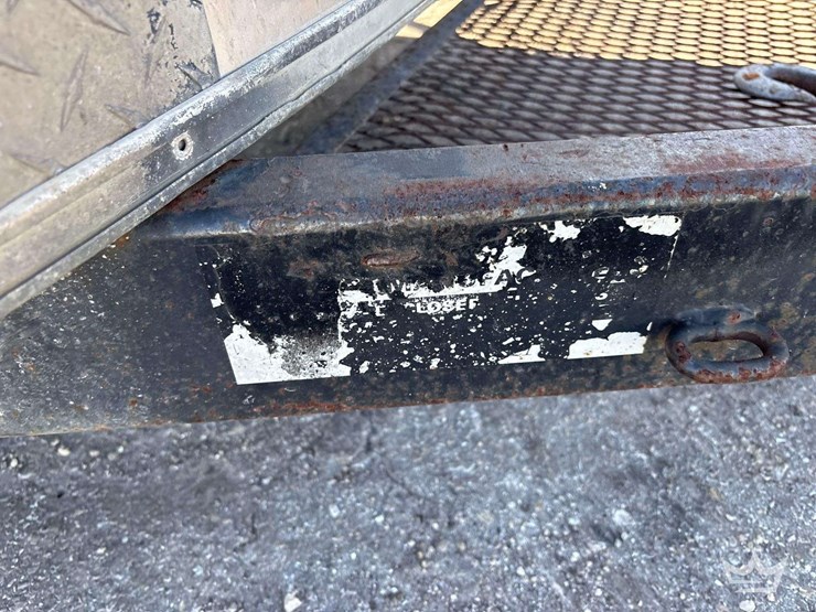 2001-t/a-enclosed-trailer-image-10