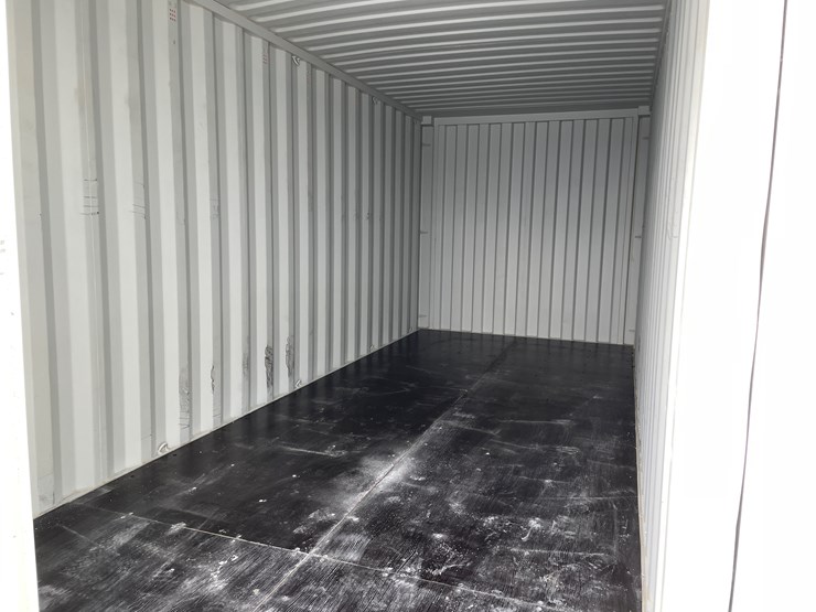 #204-•-20'-shipping-container-image-6