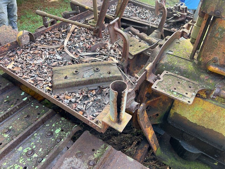 caterpillar-thirty-image-21