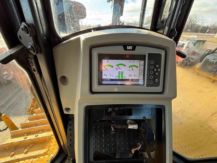 2019-caterpillar-d8t-image-44