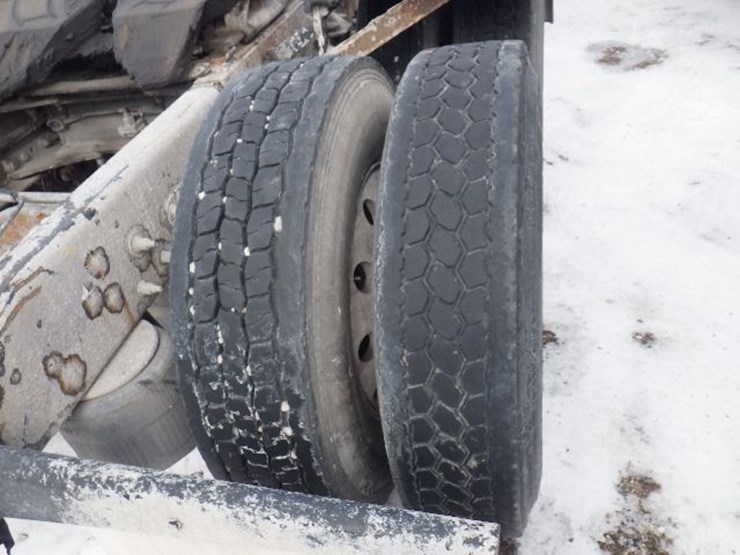 2014-peterbilt-386-image-12