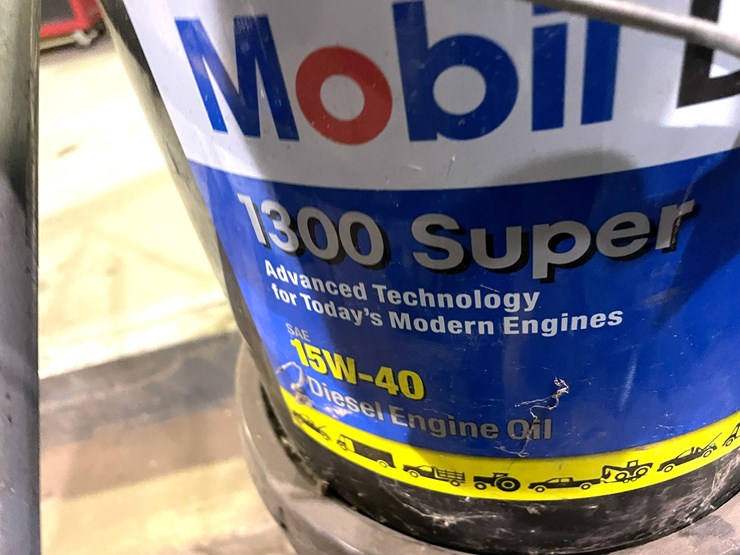 #7051-•-assortment-of-fluids-image-12