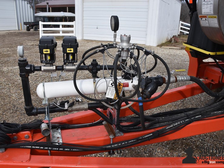 2012-kuhn-krause-gladiator-1200-8r30-strip-till-applicator-w/montag-dry-fertilizer-image-13