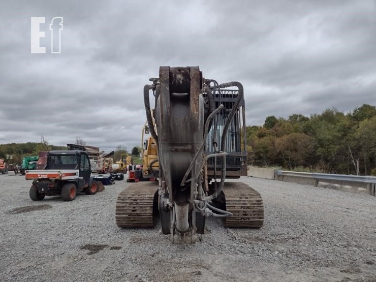 2015-volvo-ec220e-lr-image-2