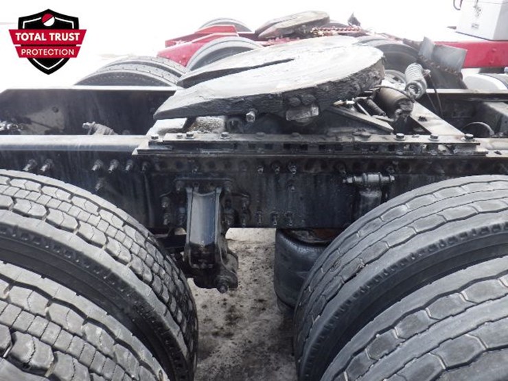 2022-volvo-vnl-300-image-6