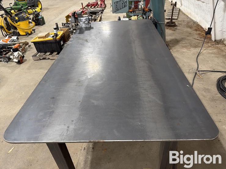 8'-welding-table-w/reversible-vice-image-6