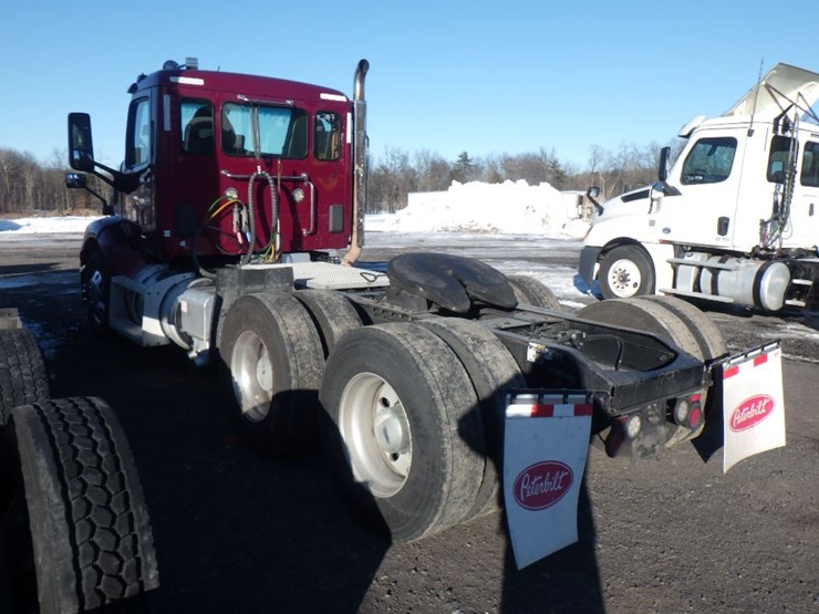 2018-peterbilt-579-image-10