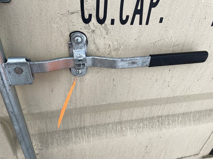 #204-•-20'-shipping-container-image-3