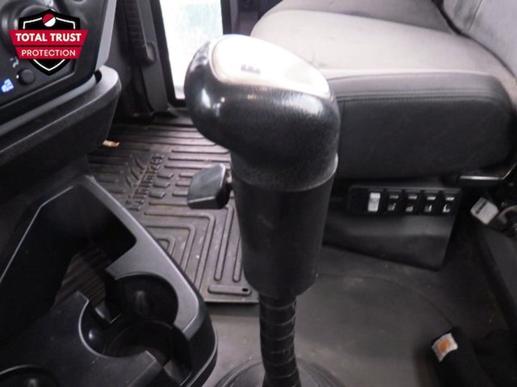 2023-mack-anthem-image-17