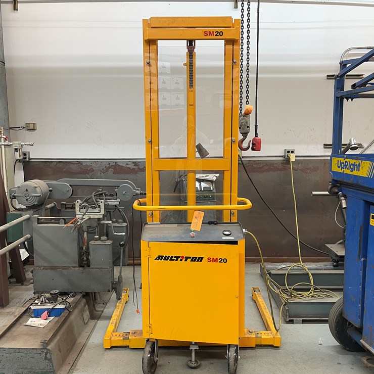 #4009 • Multiton Battery Operated Fork Lift