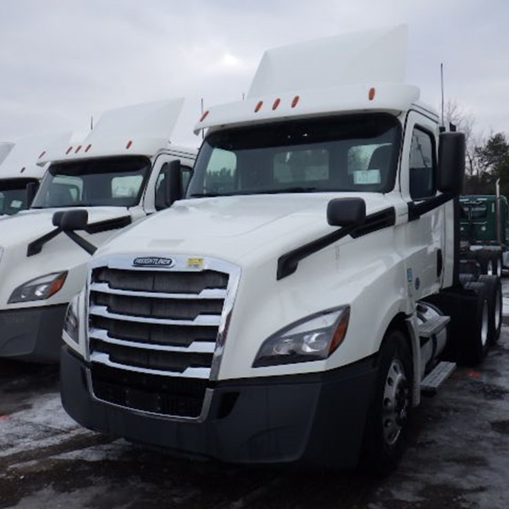 2018 FREIGHTLINER CASCADIA 126