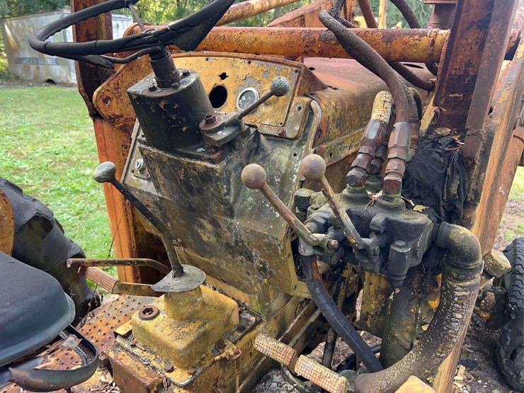 minneapolis-moline-diesel-backhoe-image-48