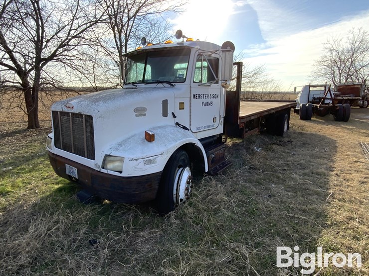 1998-peterbilt-330-image-1