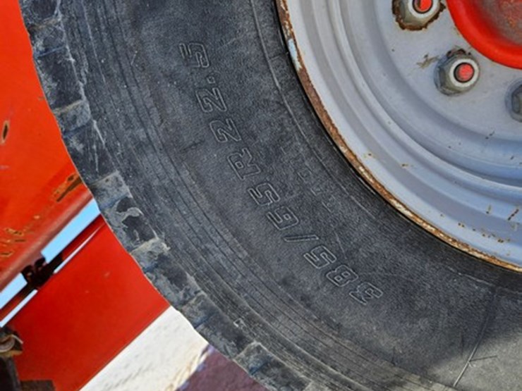 #311-•-2012-knight-4142-mixer-feed-wagon-image-27