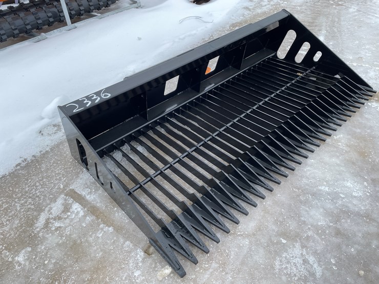 #2336-•-wolverine-skeleton-bucket-image-3