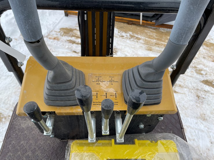 #106-•-new-cfg-industrial-mini-excavator-image-27