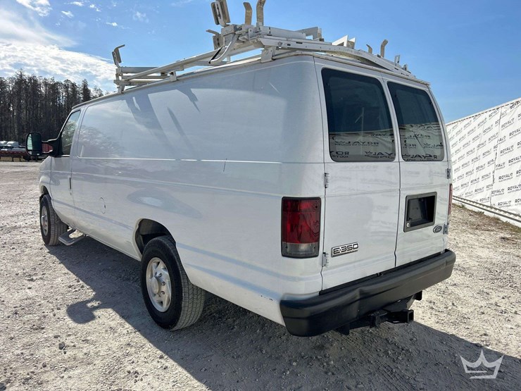 2008-ford-cargo-image-4