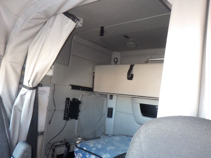 2019-peterbilt-579-image-20