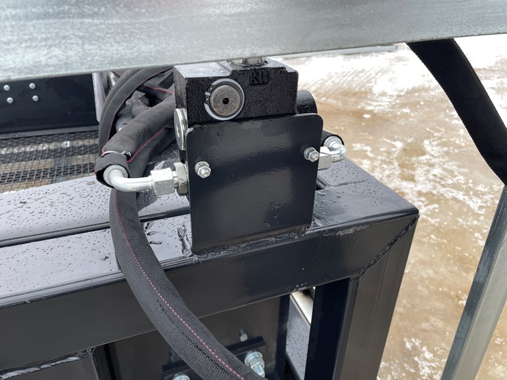 #2374-•-wolverine-screening-bucket-image-14