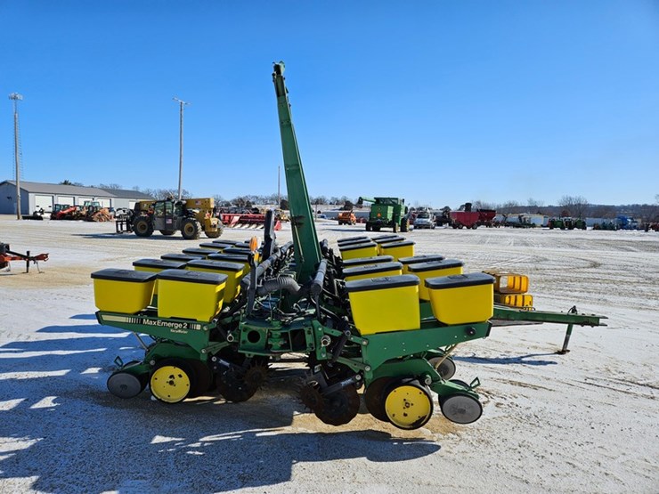 john-deere-7200-image-6