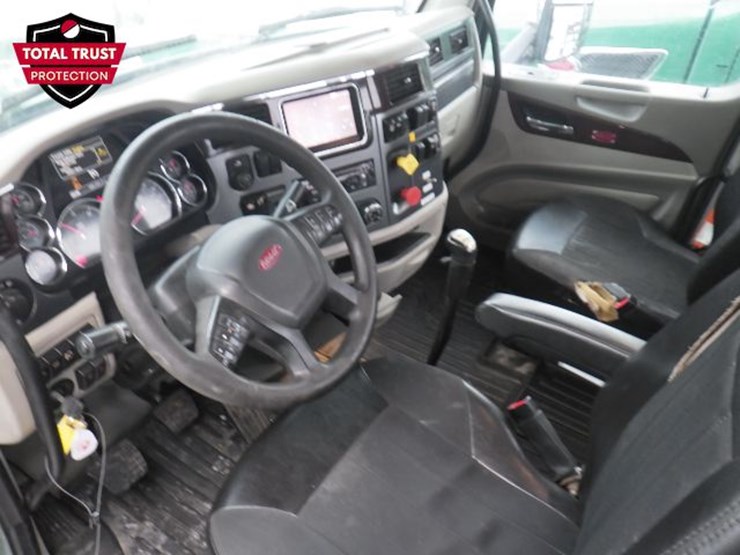 2019-peterbilt-579-image-15