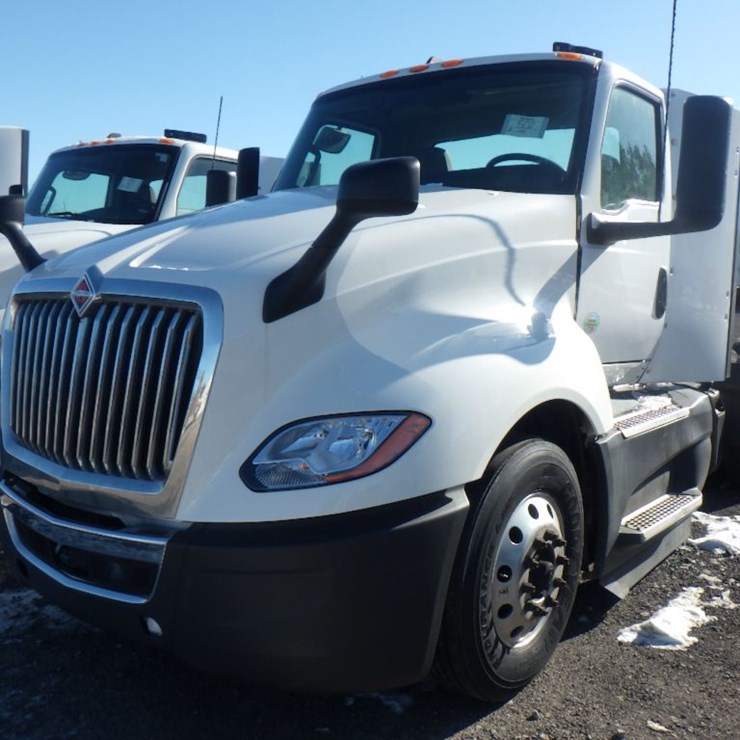 2021 INTERNATIONAL LT