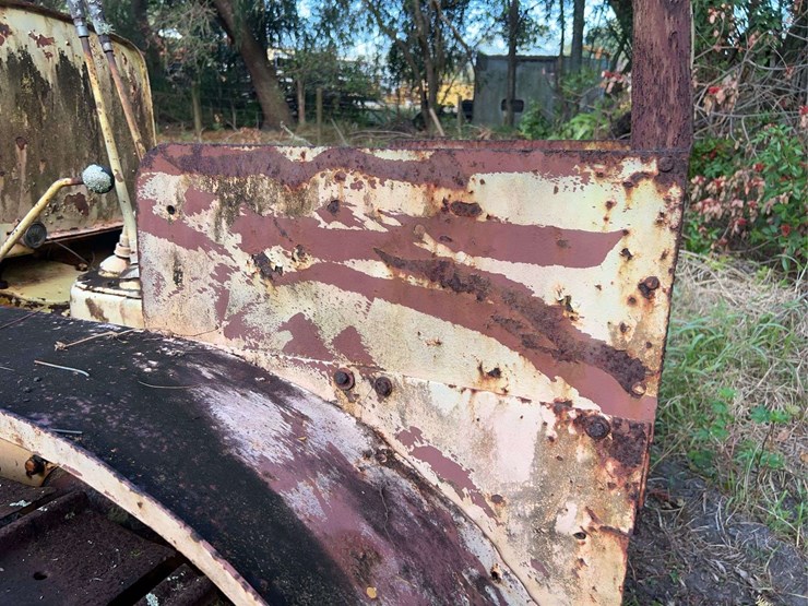 caterpillar-twenty-image-31