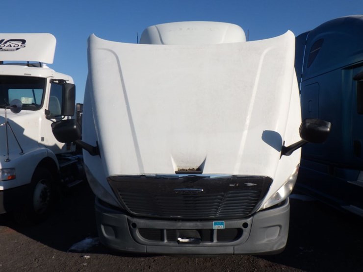 2014-freightliner-cascadia-125-evolution-image-18