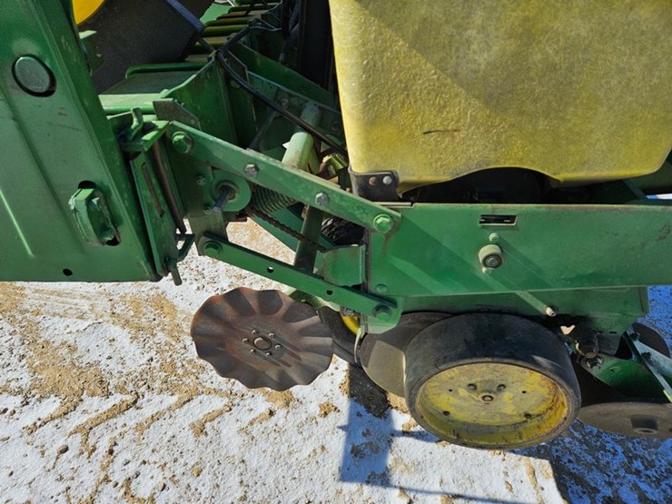john-deere-7000-image-16