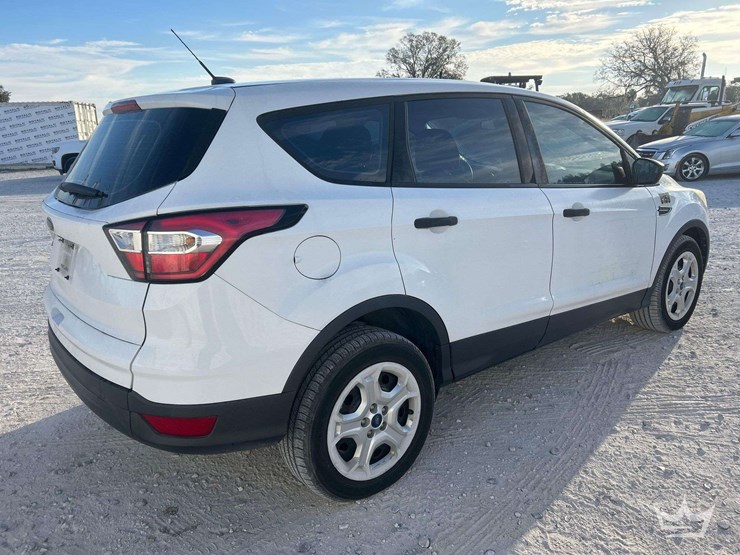 2017-ford-escape-image-3