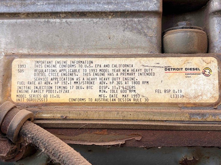 1994-volvo-truck-tractor-image-30