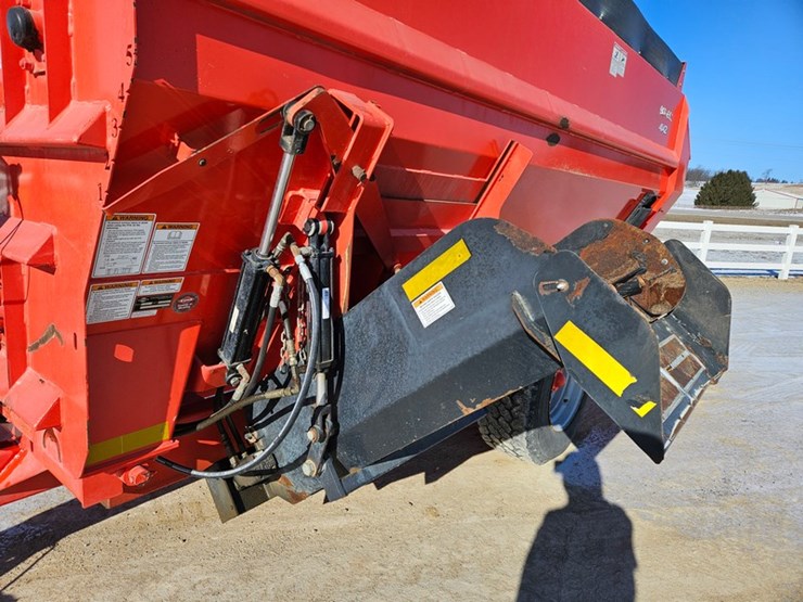 #311-•-2012-knight-4142-mixer-feed-wagon-image-16