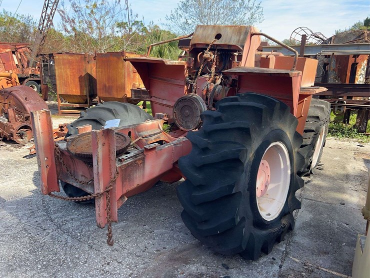 allis-chalmers-4wd-parts-tractor-image-4