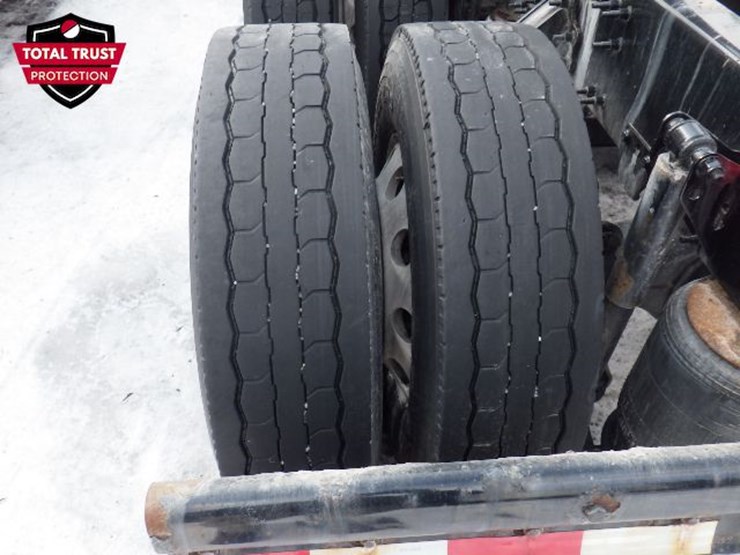 2022-volvo-vnl-300-image-16