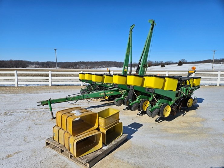 john-deere-7200-image-1