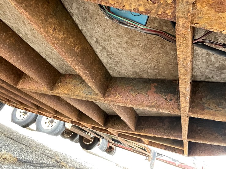 #4004-•-2016-enclosed-24'-rc-trailer-(has-wi-title)-image-22