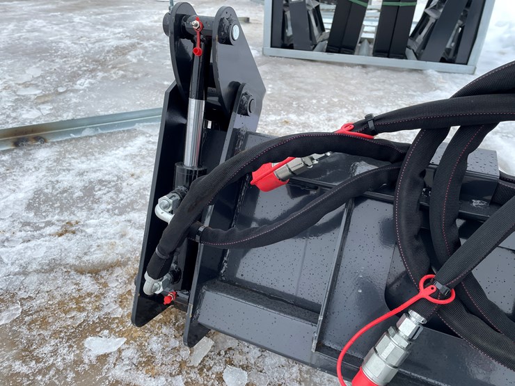 #2365-•-wolverine-mini-skid-steer-combination-bucket-image-18